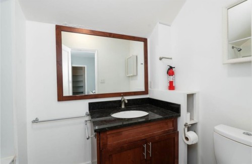5124 52 Avenue South, Viking, AB - Indoor Photo Showing Bathroom