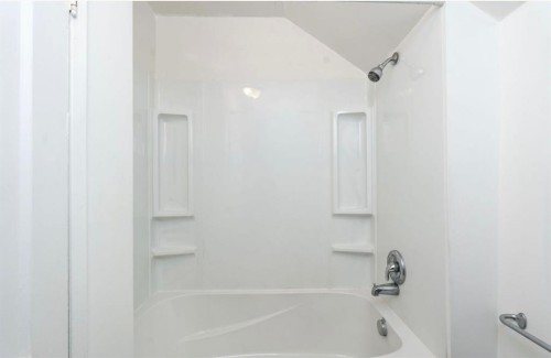 5124 52 Avenue South, Viking, AB - Indoor Photo Showing Bathroom