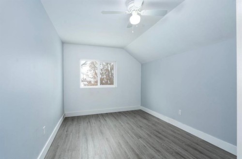 5124 52 Avenue South, Viking, AB - Indoor Photo Showing Other Room