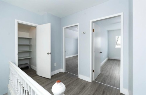 5124 52 Avenue South, Viking, AB - Indoor Photo Showing Other Room