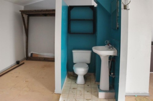 5131 51 Street, Consort, AB - Indoor Photo Showing Bathroom