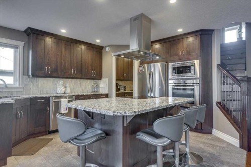 38 Estella Crescent, Lacombe, AB - Indoor Photo Showing Kitchen With Upgraded Kitchen
