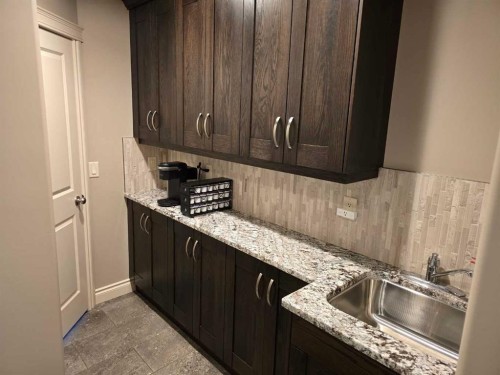 38 Estella Crescent, Lacombe, AB - Indoor Photo Showing Kitchen