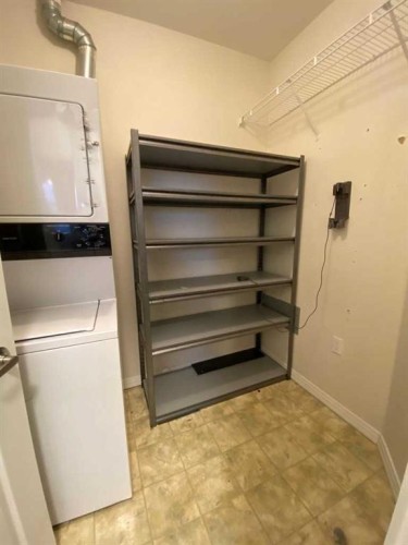 202-5211 39 Street, Red Deer, AB - Indoor Photo Showing Laundry Room