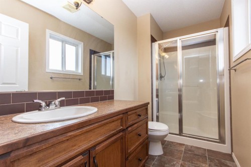 152 Oswald Close, Red Deer, AB - Indoor Photo Showing Bathroom