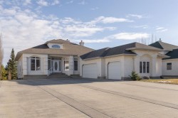 5315 60 Street  Camrose, AB T4V 4L2