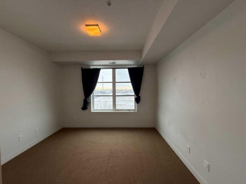 5309-2660 22 Street, Red Deer, AB - Indoor Photo Showing Other Room