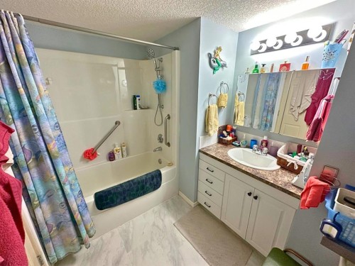 309-80A Kelloway Crescent, Red Deer, AB - Indoor Photo Showing Bathroom
