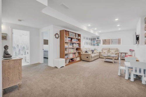 98 Village Crescent, Red Deer, AB - Indoor