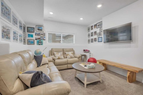 98 Village Crescent, Red Deer, AB - Indoor Photo Showing Living Room