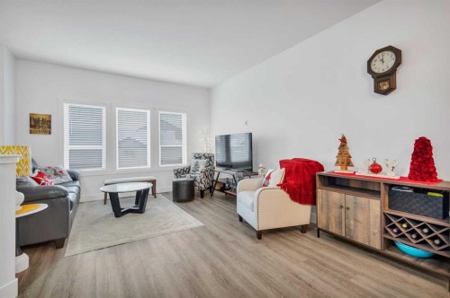 98 Village Crescent, Red Deer, AB - Indoor Photo Showing Living Room