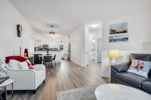 98 Village Crescent, Red Deer, AB - Indoor Photo Showing Living Room
