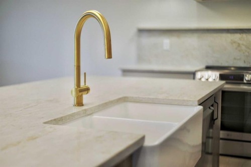 20 Eaton Crescent, Red Deer, AB - Indoor Photo Showing Kitchen With Double Sink