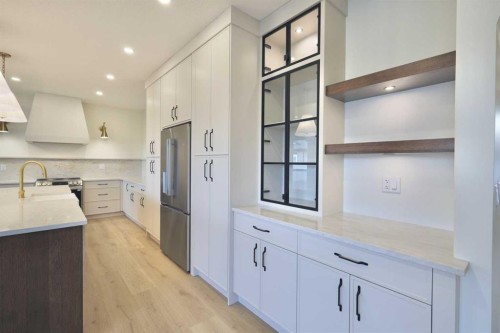 20 Eaton Crescent, Red Deer, AB - Indoor Photo Showing Kitchen With Upgraded Kitchen