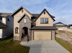 20 Eaton Crescent  Red Deer, AB T4P 3C9