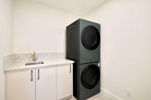 20 Eaton Crescent, Red Deer, AB - Indoor Photo Showing Laundry Room