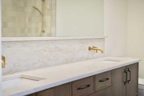 20 Eaton Crescent, Red Deer, AB - Indoor Photo Showing Bathroom