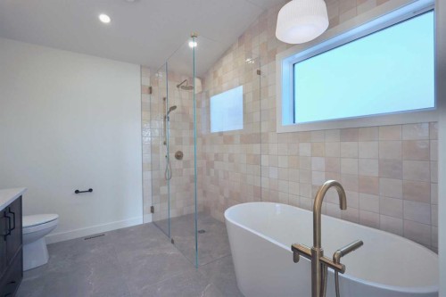 20 Eaton Crescent, Red Deer, AB - Indoor Photo Showing Bathroom