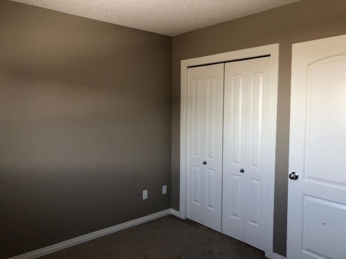 31-6802 50 Avenue, Camrose, AB - Indoor Photo Showing Other Room