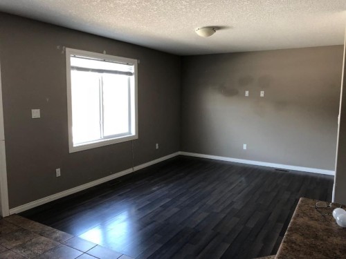 31-6802 50 Avenue, Camrose, AB - Indoor Photo Showing Other Room
