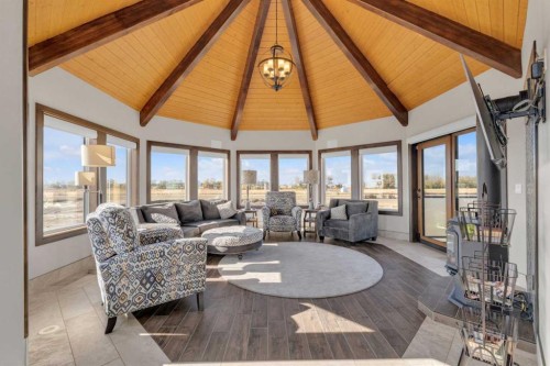 28012 Township Road 394, Rural Lacombe County, AB - Indoor Photo Showing Living Room