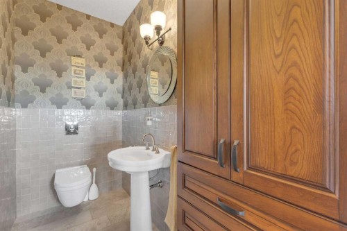 28012 Township Road 394, Rural Lacombe County, AB - Indoor Photo Showing Bathroom