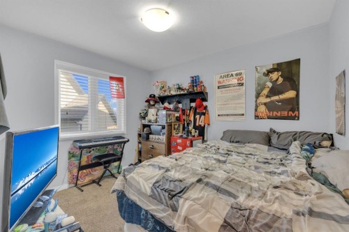 38 Rolling Hills Bay, Blackfalds, AB - Indoor Photo Showing Bedroom