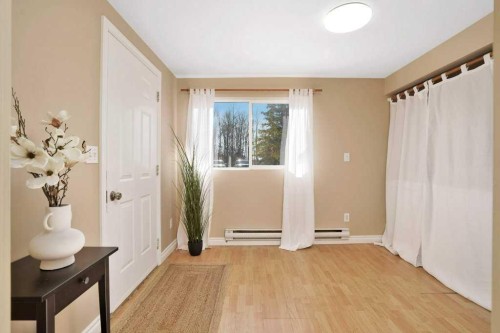 8 Sunnyside Drive, Rural Ponoka County, AB - Indoor Photo Showing Other Room