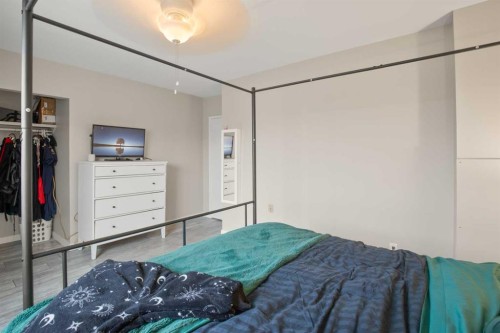 202-4719 33 Street, Red Deer, AB - Indoor Photo Showing Bedroom