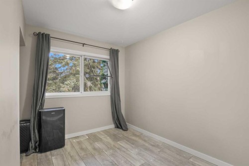 202-4719 33 Street, Red Deer, AB - Indoor Photo Showing Other Room