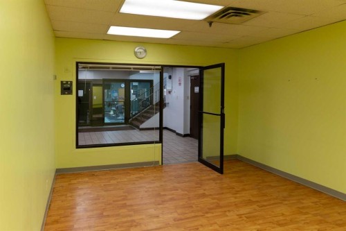 101-4929 50 Street, Red Deer, AB 