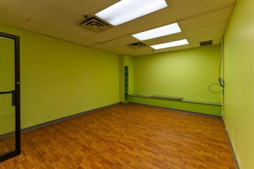 101-4929 50 Street, Red Deer, AB 