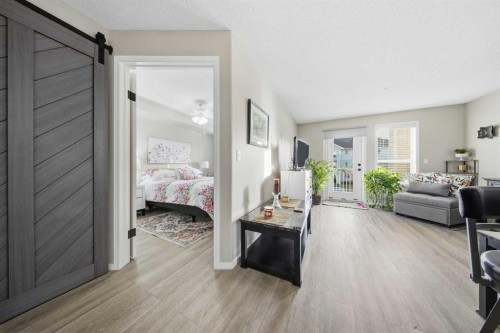 229-56 Carroll Crescent, Red Deer, AB - Indoor Photo Showing Living Room