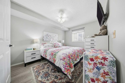 229-56 Carroll Crescent, Red Deer, AB - Indoor Photo Showing Bedroom