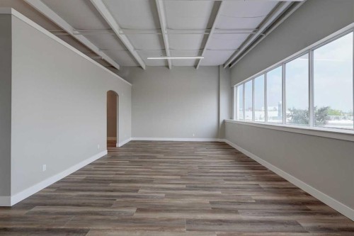 203-5116 52 Street, Red Deer, AB 