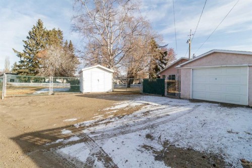 21 Freemont Close, Red Deer, AB - Outdoor
