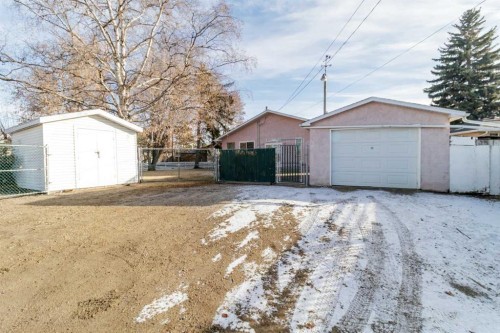 21 Freemont Close, Red Deer, AB - Outdoor