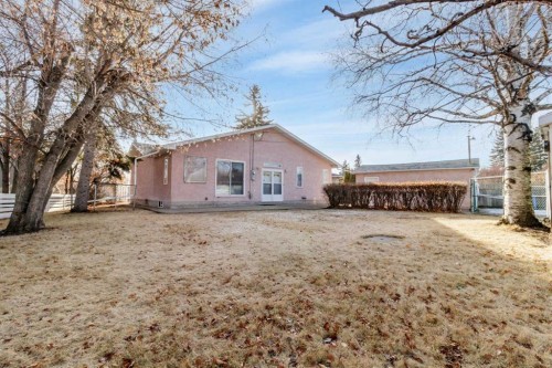 21 Freemont Close, Red Deer, AB - Outdoor