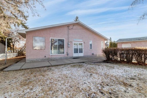 21 Freemont Close, Red Deer, AB - Outdoor