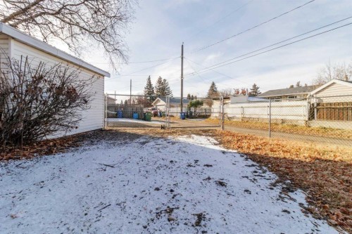 21 Freemont Close, Red Deer, AB - Outdoor