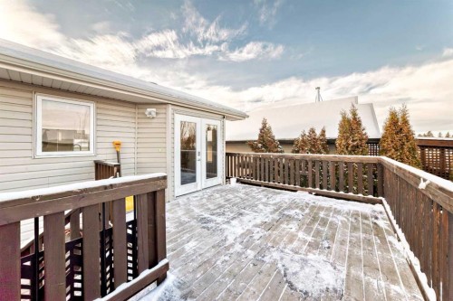37 Heartland Crescent, Penhold, AB - Outdoor With Deck Patio Veranda With Exterior
