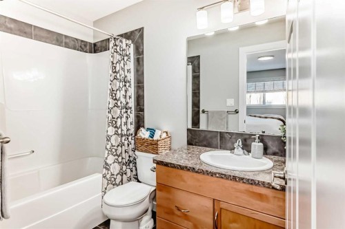 37 Heartland Crescent, Penhold, AB - Indoor Photo Showing Bathroom