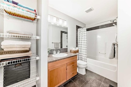 37 Heartland Crescent, Penhold, AB - Indoor Photo Showing Bathroom