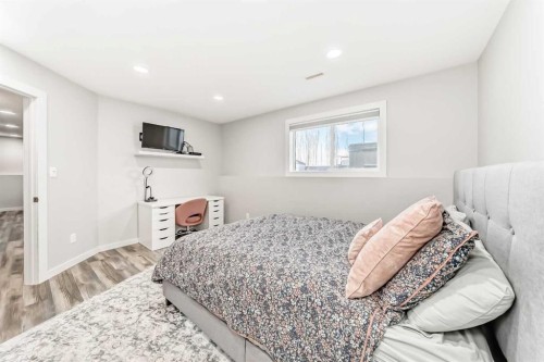 37 Heartland Crescent, Penhold, AB - Indoor Photo Showing Bedroom