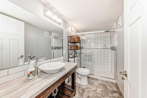 37 Heartland Crescent, Penhold, AB - Indoor Photo Showing Bathroom