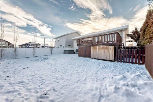 37 Heartland Crescent, Penhold, AB - Outdoor