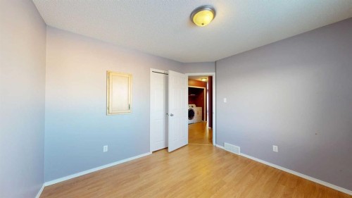6028 52 Avenue, Stettler, AB - Indoor Photo Showing Other Room