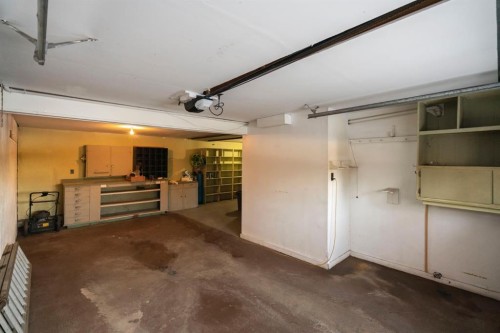 5714 48B Avenue, Camrose, AB - Indoor Photo Showing Garage