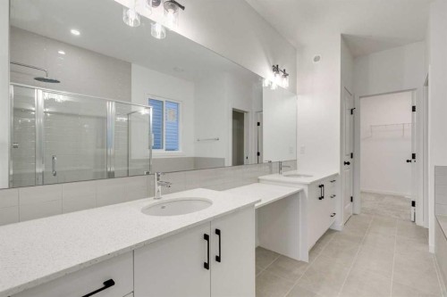 75 Fireside Common, Cochrane, AB - Indoor Photo Showing Bathroom