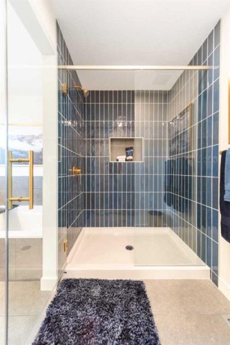 199 Langwell Common Se, Airdrie, AB - Indoor Photo Showing Bathroom